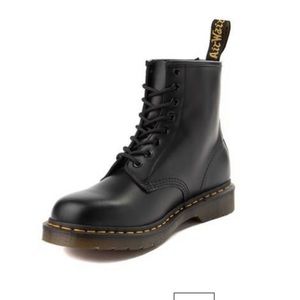 Dr Martens 1460 8 Eye Smooth Leather Boot